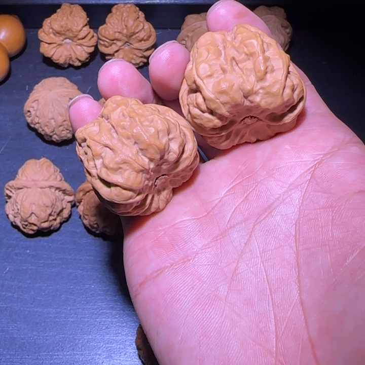核桃福利蛤蟆头手把件