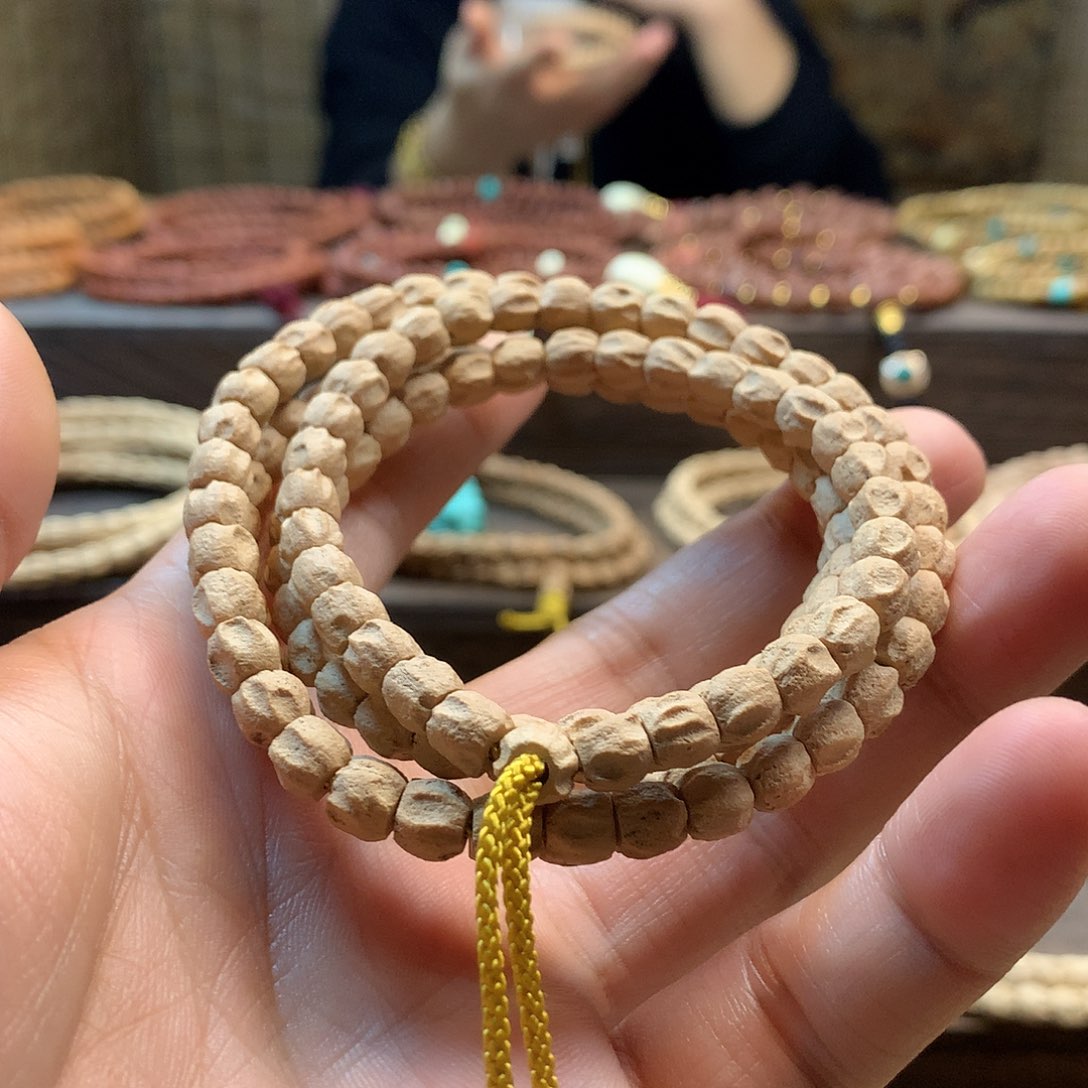 柏香籽/百香籽吊坠粉皮方块浅坑顺