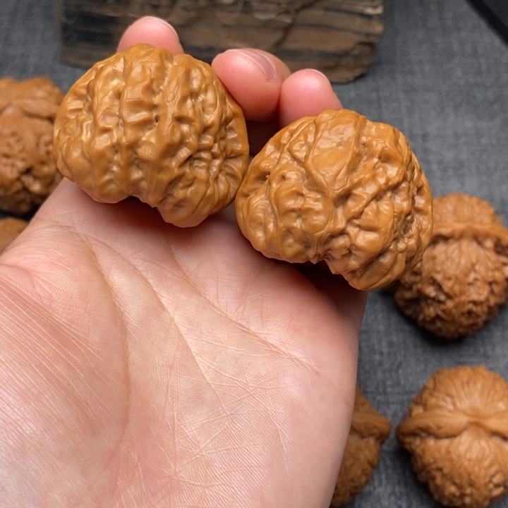 文玩核桃吊坠尺寸40哇哇