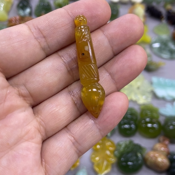 未镶嵌蛇纹石玉挂件