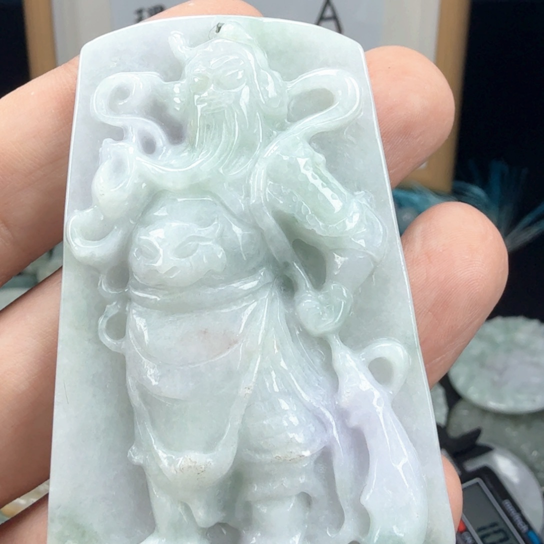 翡翠挂件未镶嵌翡翠