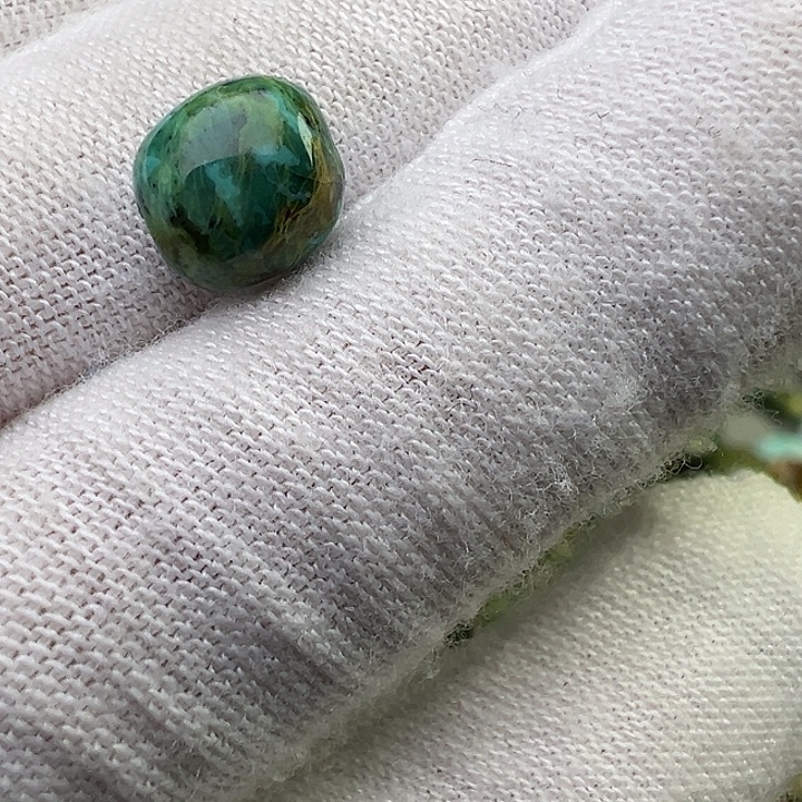 南红玛瑙未镶嵌珠宝奇石