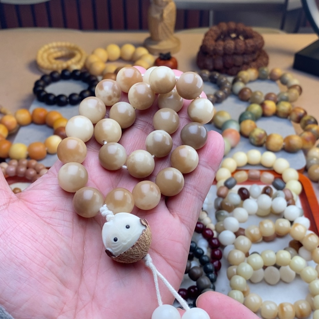 菩提根/象牙果吊坠卡14丸子头手持灰色花皮