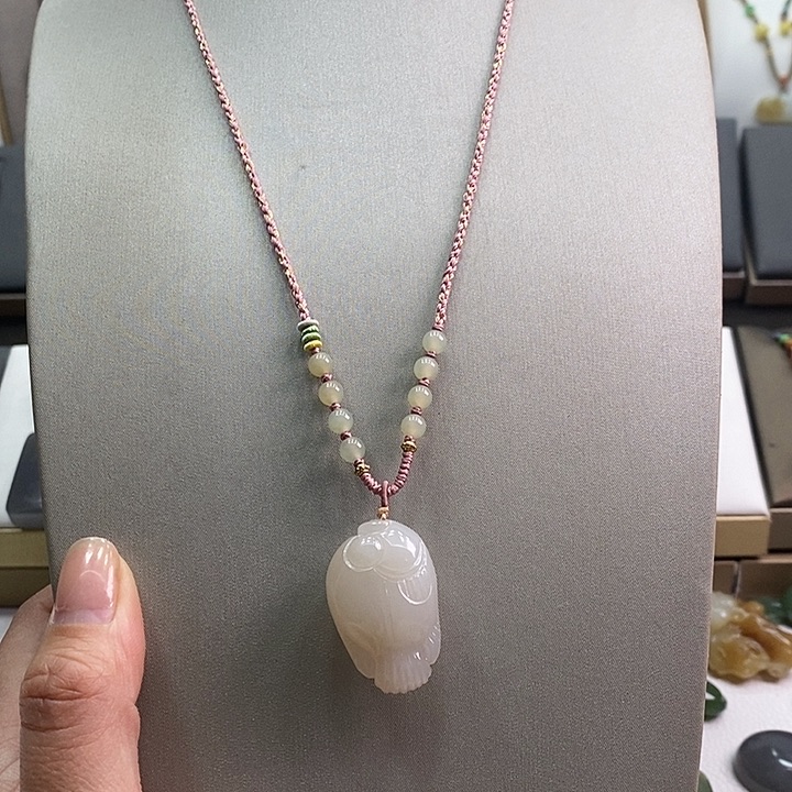 和田玉颈饰未镶嵌