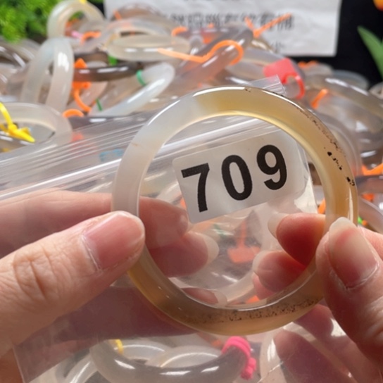 玛瑙/玉髓手镯未镶嵌