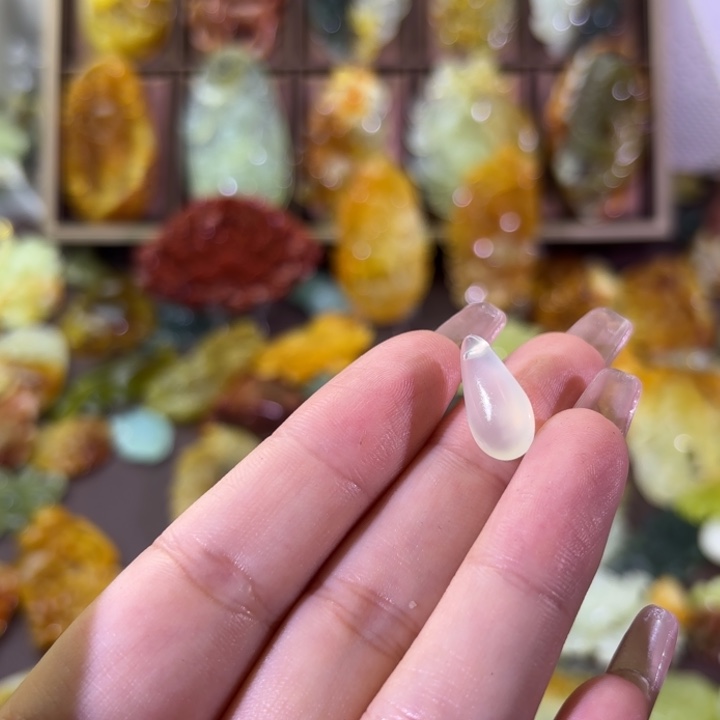 未镶嵌蛇纹石玉颈饰瑞****家