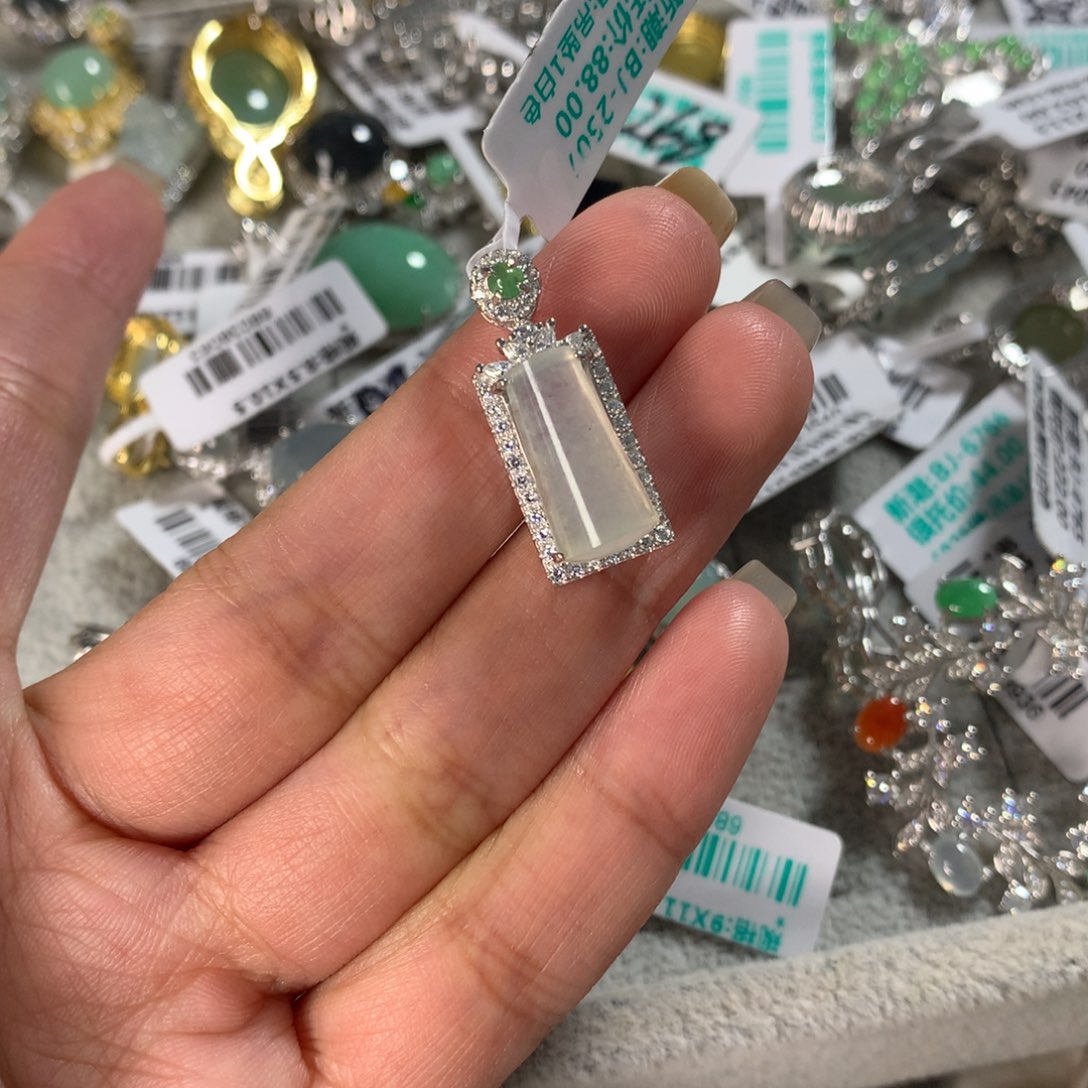开***始翡翠银S925镶嵌颈饰吊坠