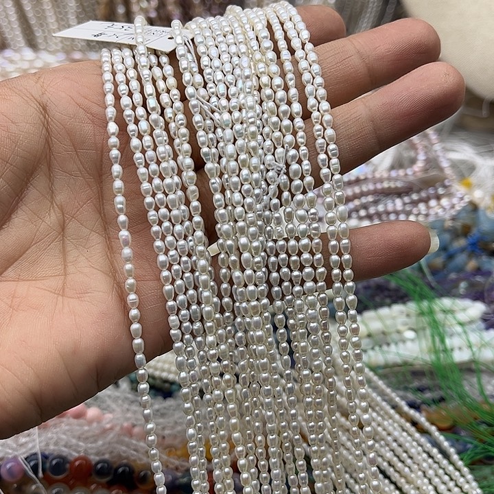 淡水珍珠珠宝半成品未镶嵌一条2.5mm左右极光米珠珍珠