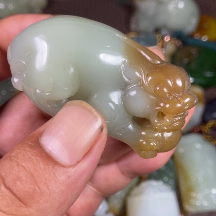 颈饰未镶嵌和田玉（糖玉）