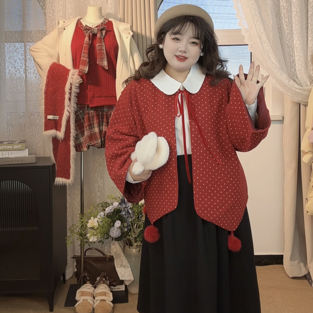 大码女装波点绒球显白气质披肩斗篷新年氛围感宽松外套衬衫黑裙