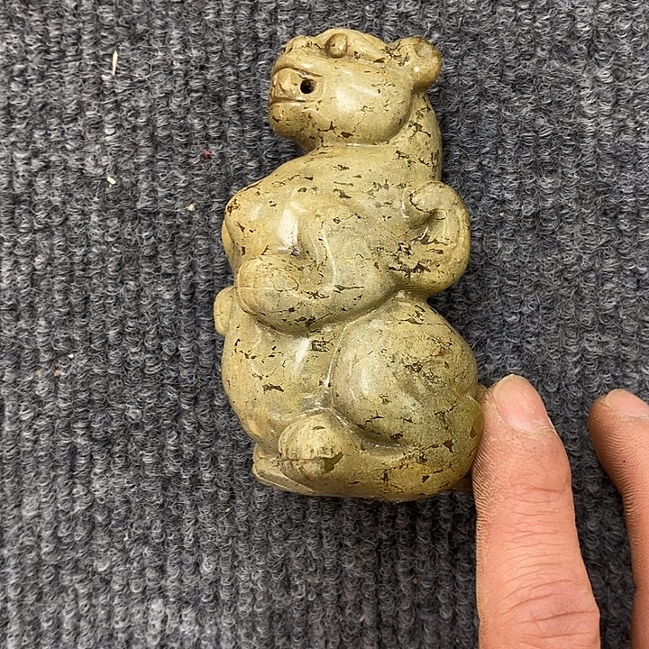 山***兴和田玉（糖玉）未镶嵌颈饰挂件