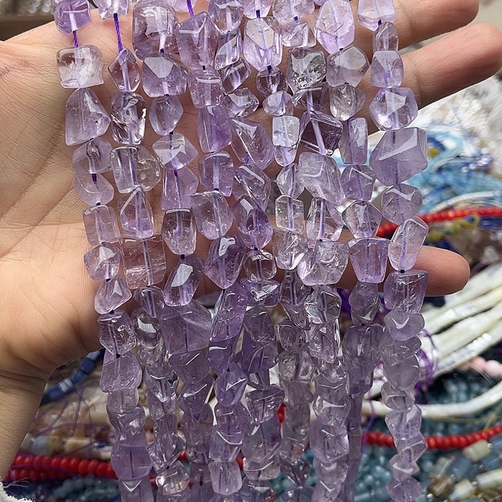 玛瑙/玉髓未镶嵌珠宝半成品一条薰衣草紫晶随型