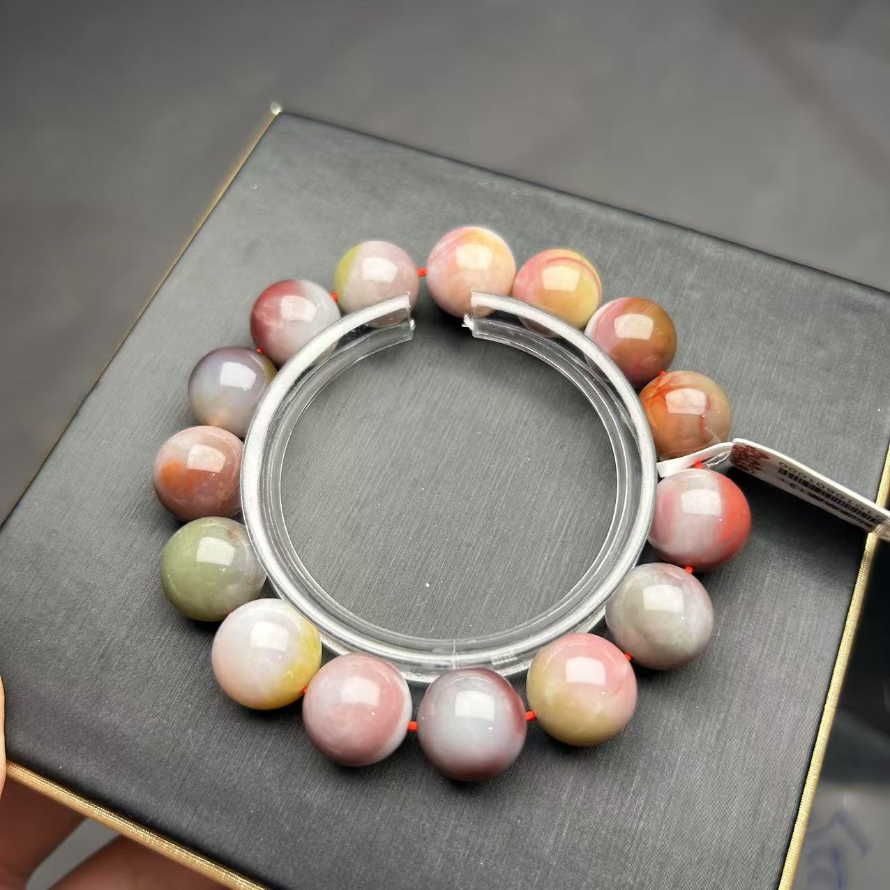 E146盐源玛瑙手串卡14+035