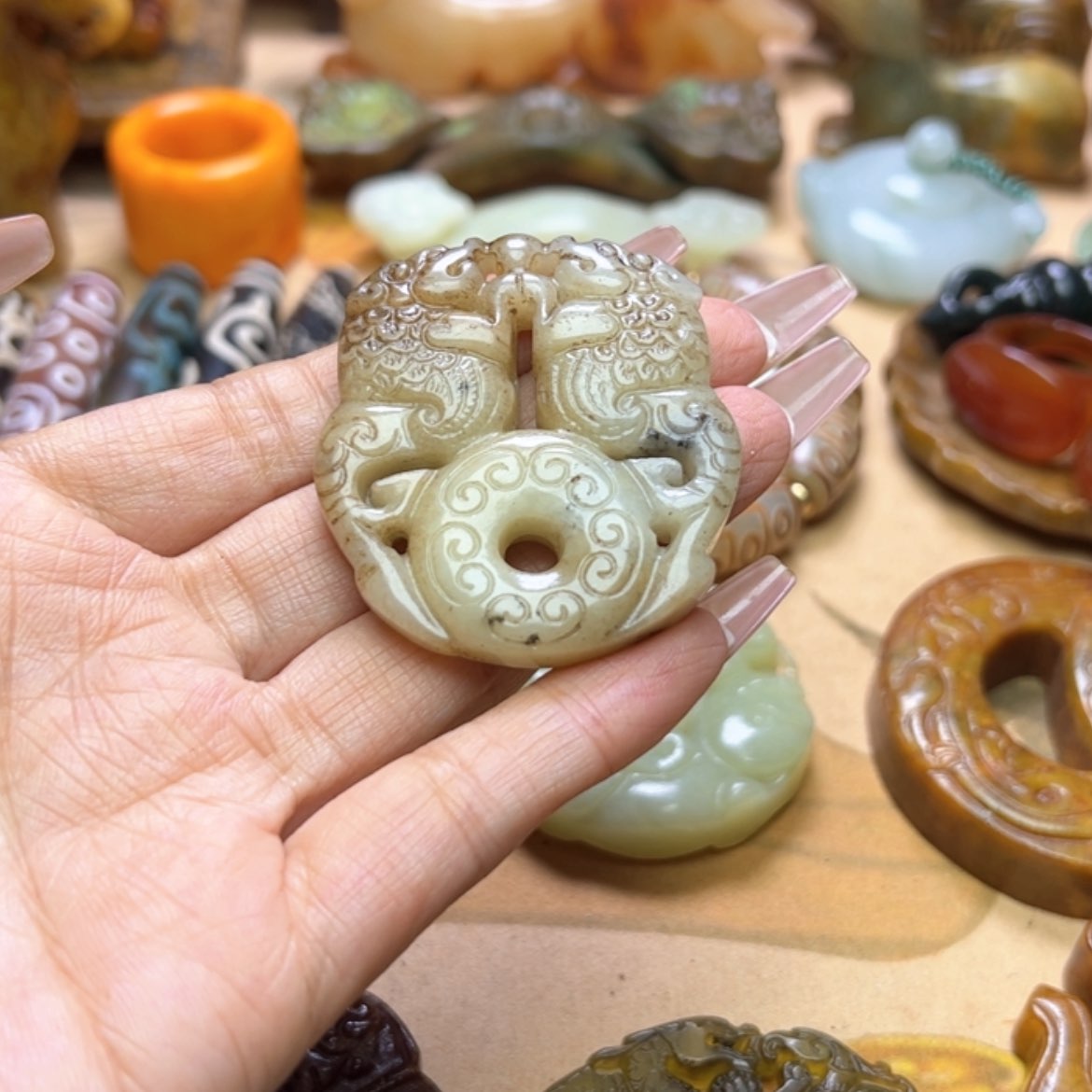 【闪购商品】蛇纹石玉颈饰未镶嵌