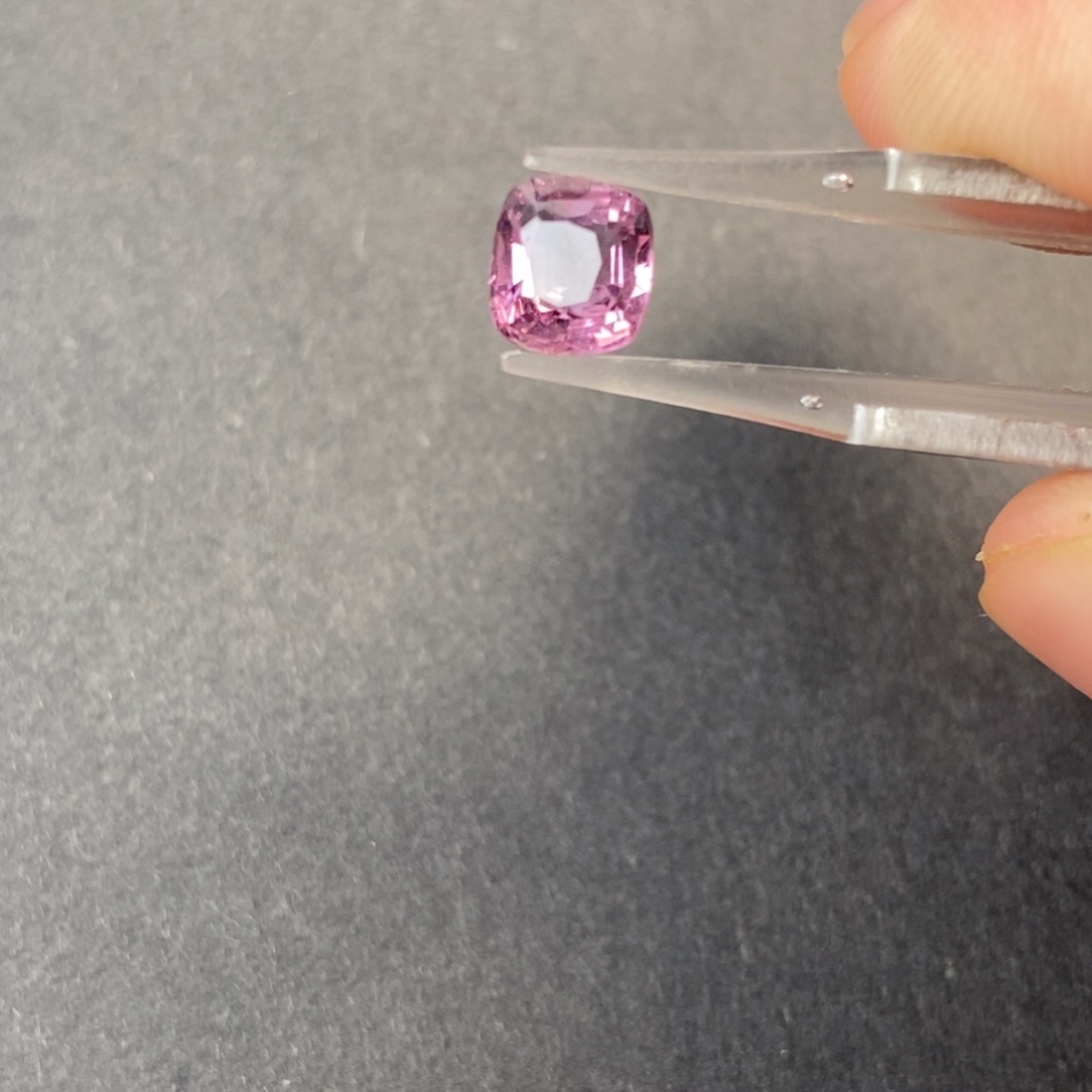 尖晶石裸石未镶嵌