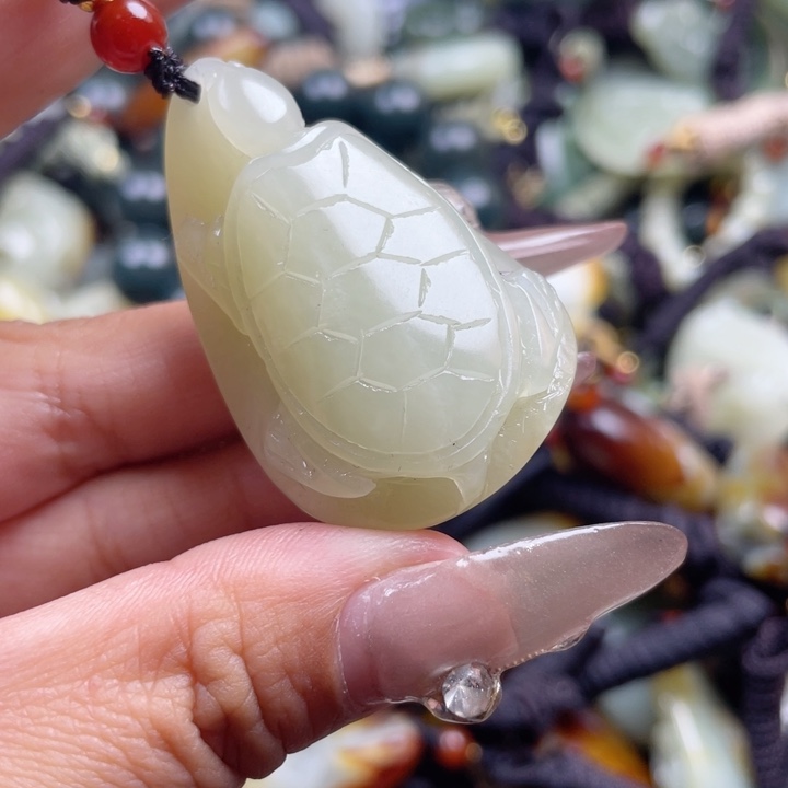 和田玉颈饰未镶嵌