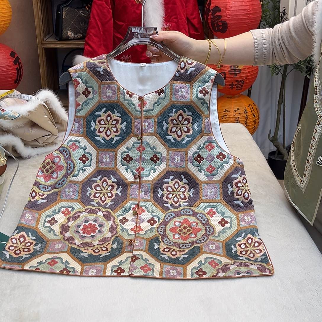 刺绣纳纱绣马甲四季