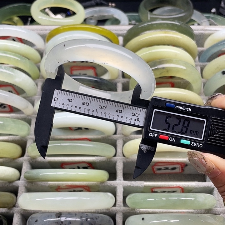 蛇纹石玉未镶嵌手镯228