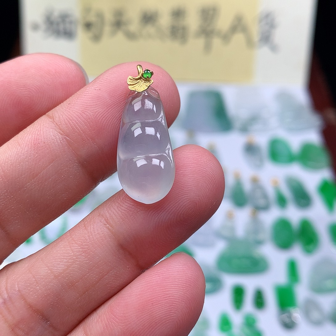 翡翠裸石18K金镶嵌缅甸天然A货翡翠冰种豆子