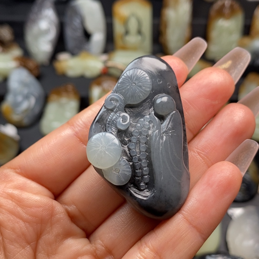 和田玉挂件未镶嵌小***窗