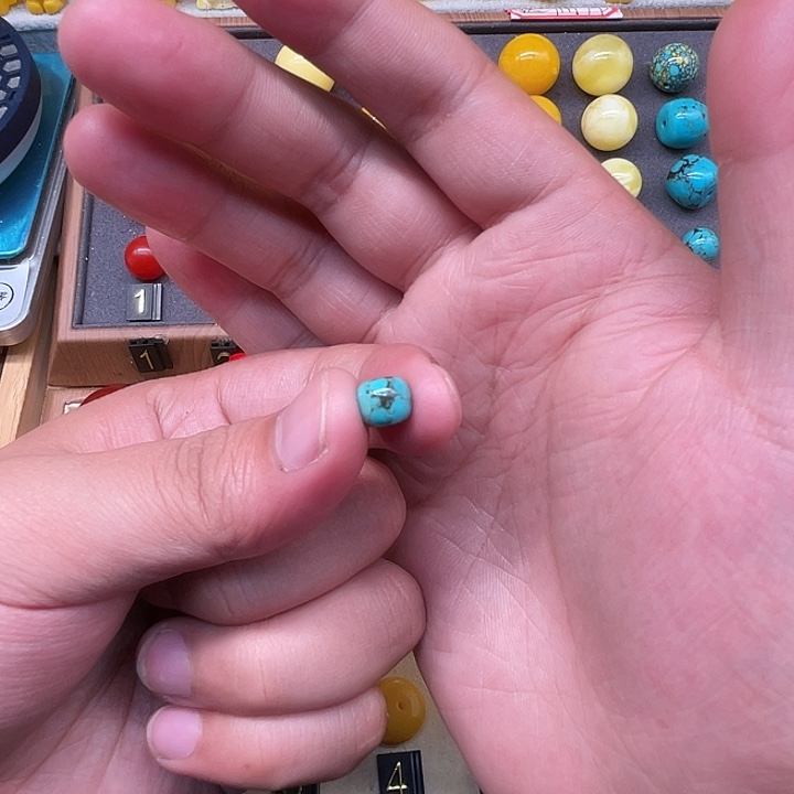 琥珀未镶嵌裸石鸡油黄