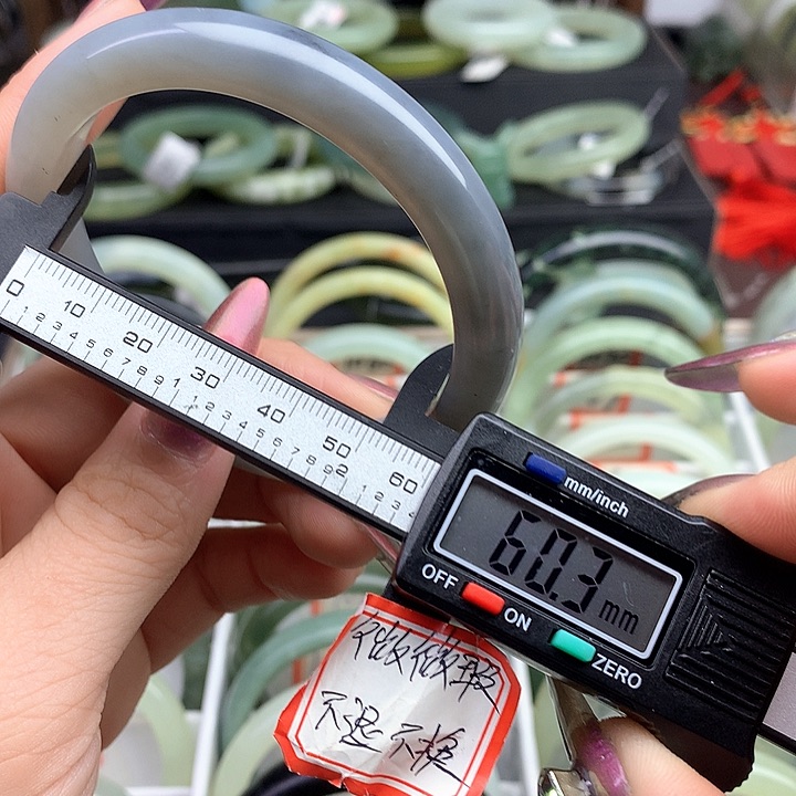 蛇纹石玉手镯未镶嵌1042