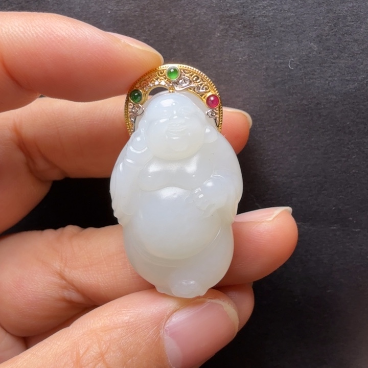 和田玉18K金镶嵌颈饰