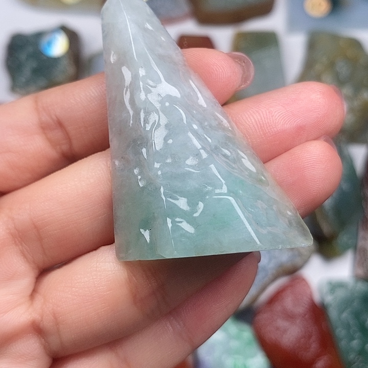 颈饰未镶嵌翡翠天然