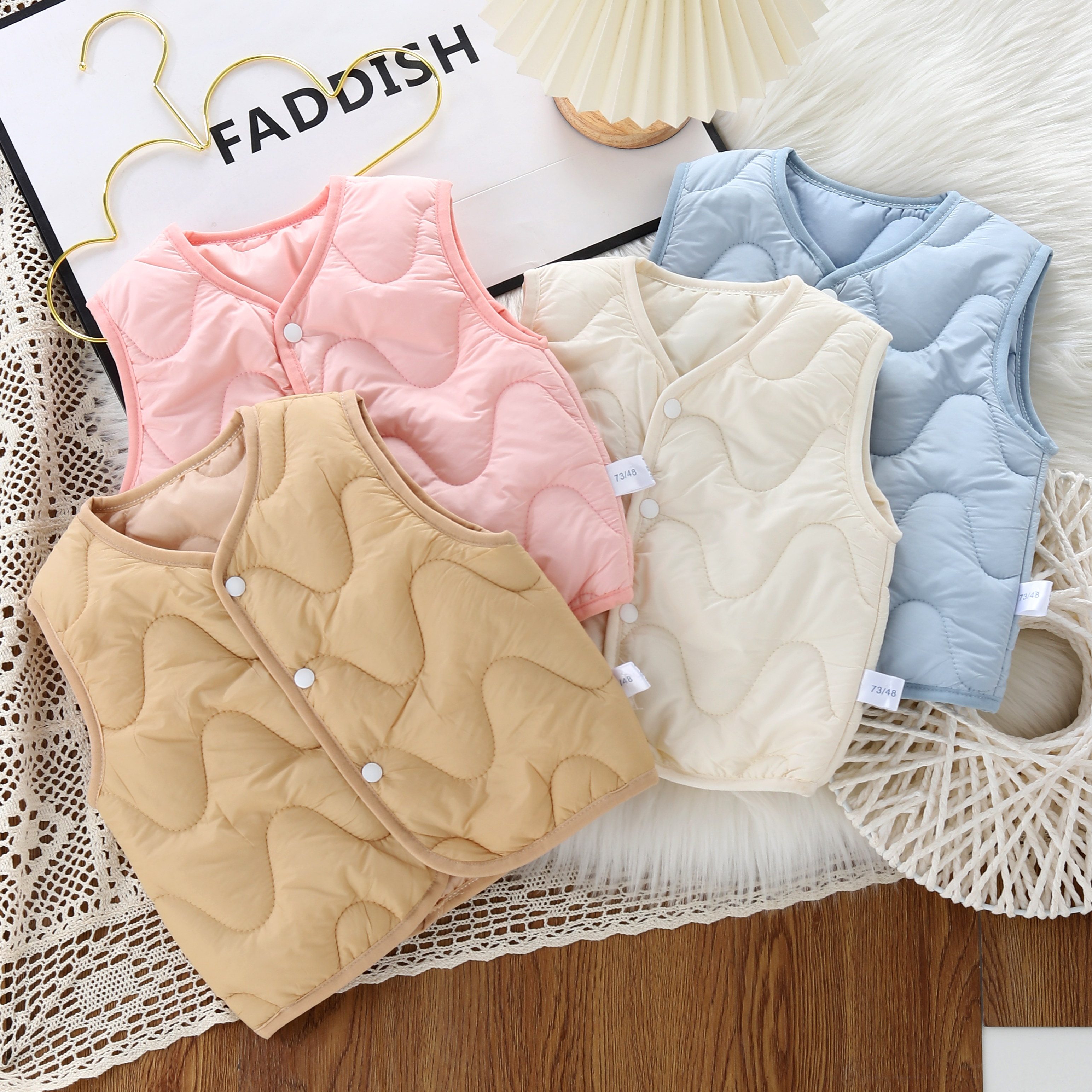 婴幼儿冬季新款波浪绗棉马甲男女宝宝加厚保暖加棉外穿坎肩马甲