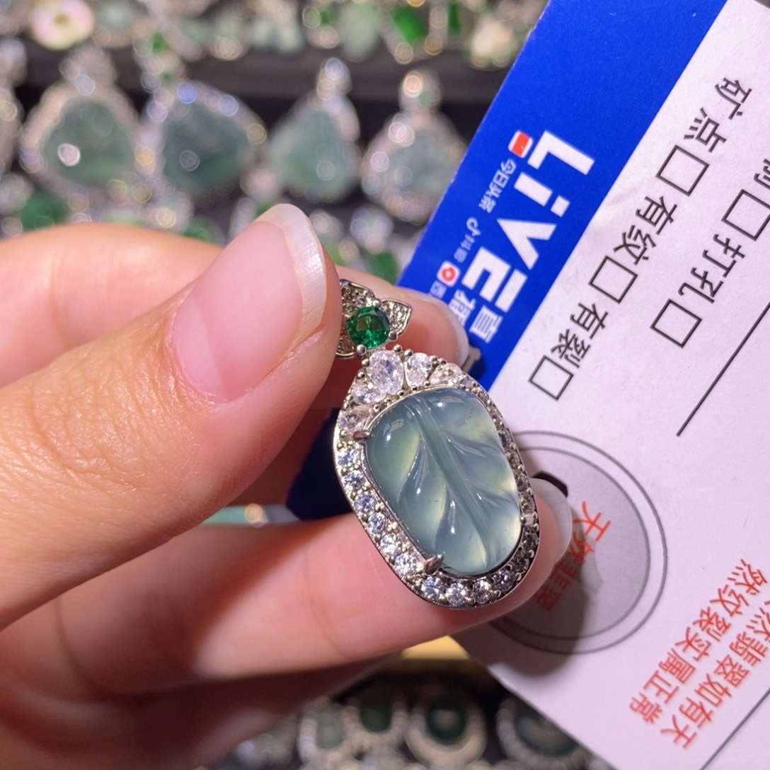 翡翠未镶嵌颈饰天然