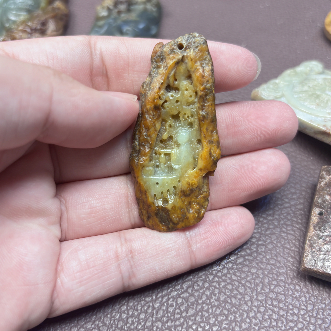黄白河磨独籽吊坠