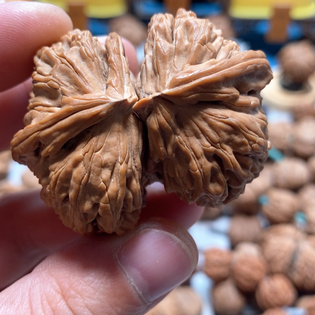 吊坠文玩核桃行**行不退不换