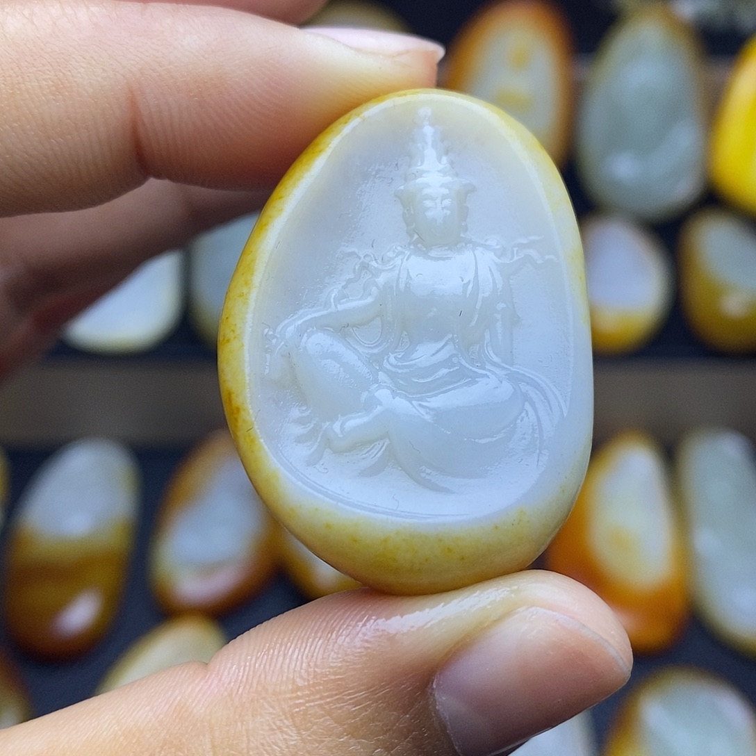 和田玉（糖玉）未镶嵌颈饰