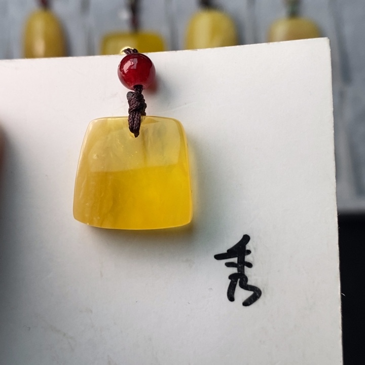 琥珀珠宝奇石未镶嵌