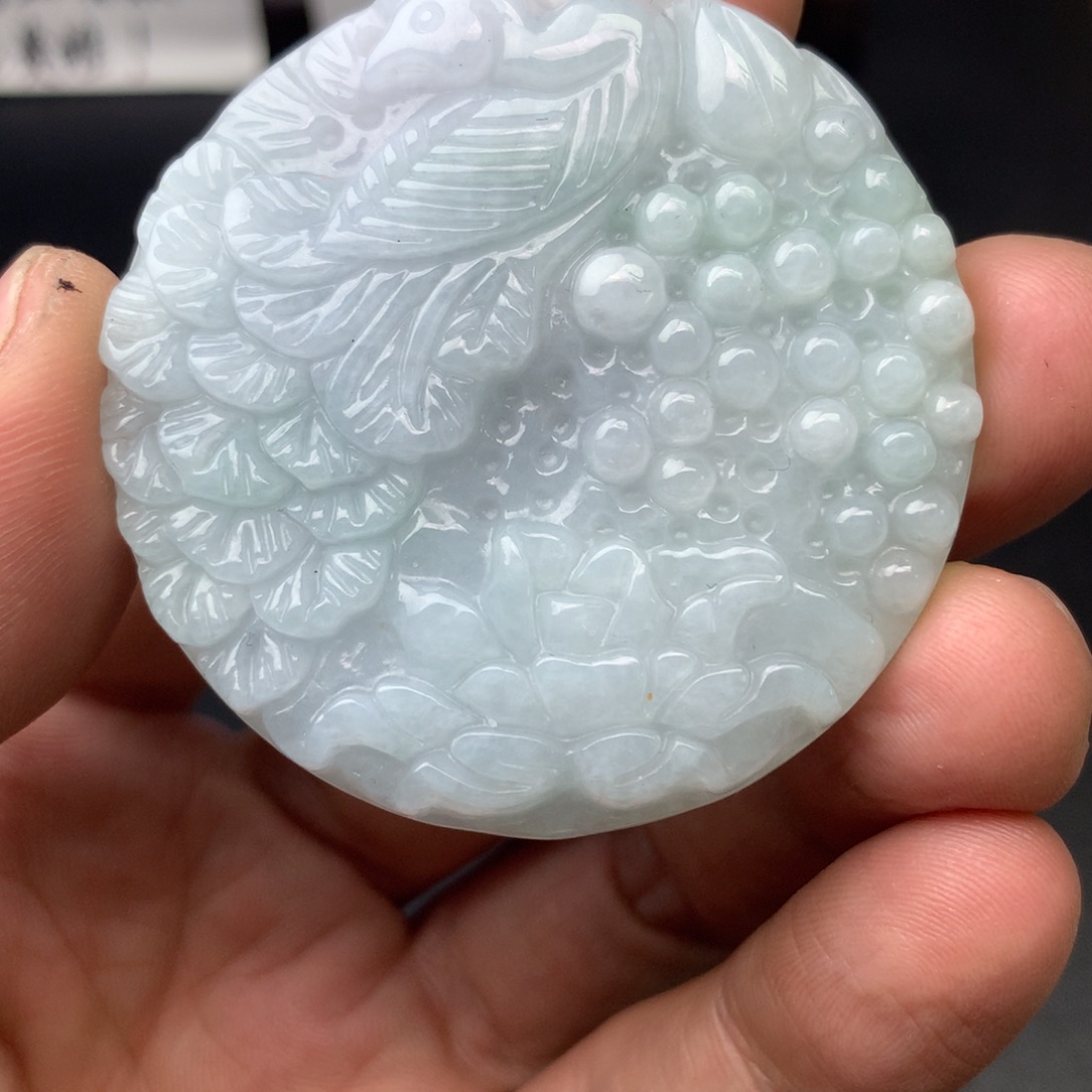 翡翠未镶嵌颈饰翡翠首饰和翡翠珠宝