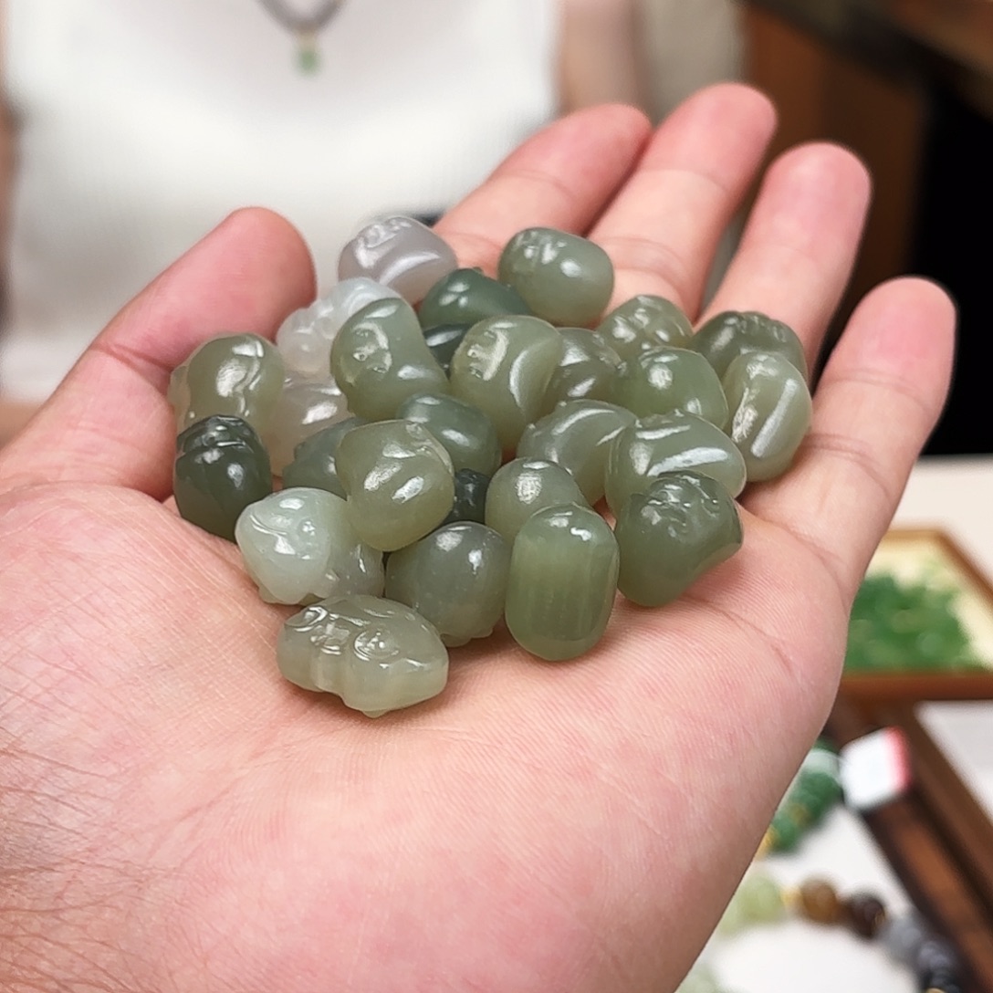 和田玉未镶嵌颈饰多样性发货