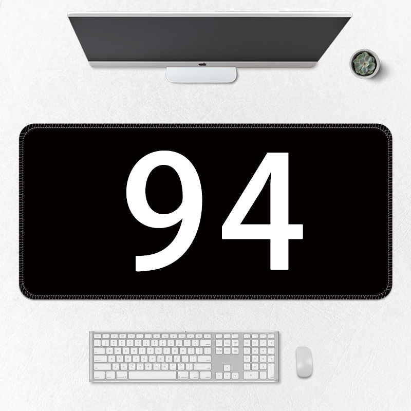 老何专属【94号】动漫鼠标垫超大号办公电脑桌垫游戏电竞加厚锁边