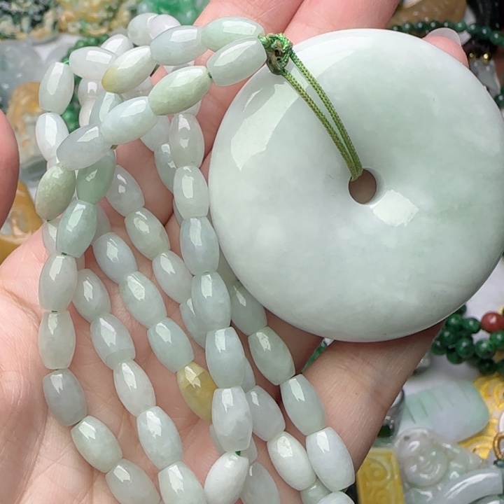 翡翠未镶嵌颈饰天然A货95