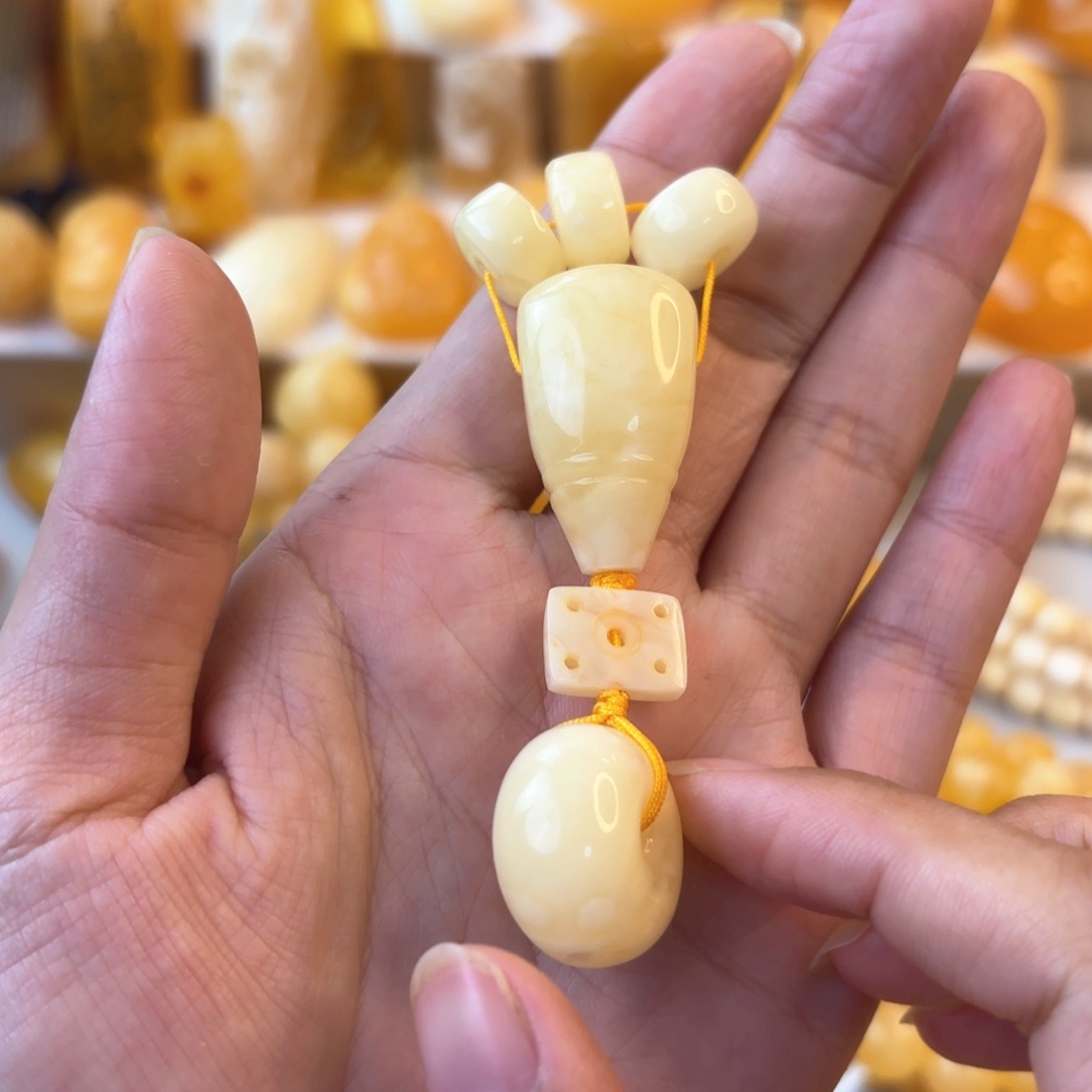 琥珀颈饰未镶嵌蜜蜡