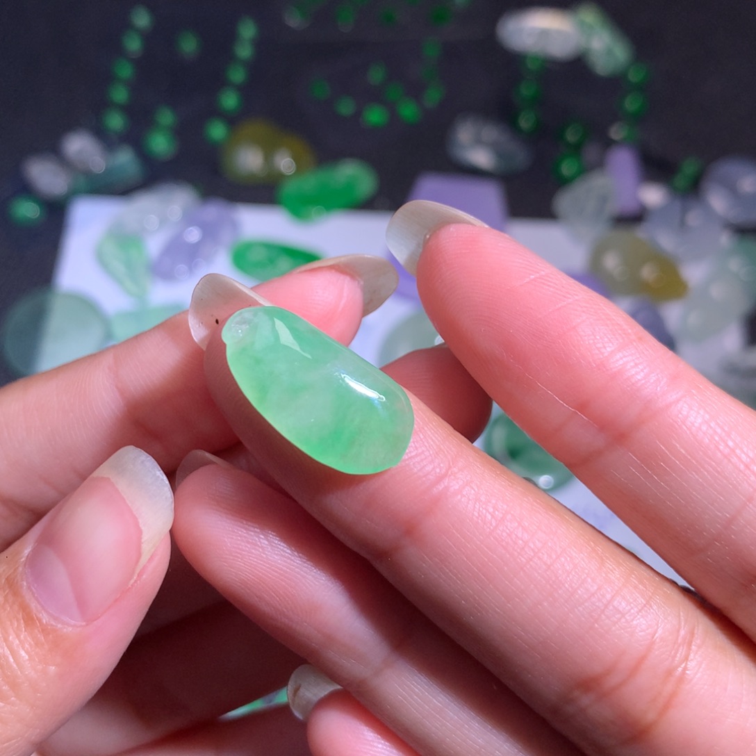 颈饰未镶嵌翡翠尺寸18.9-9.4-4.1