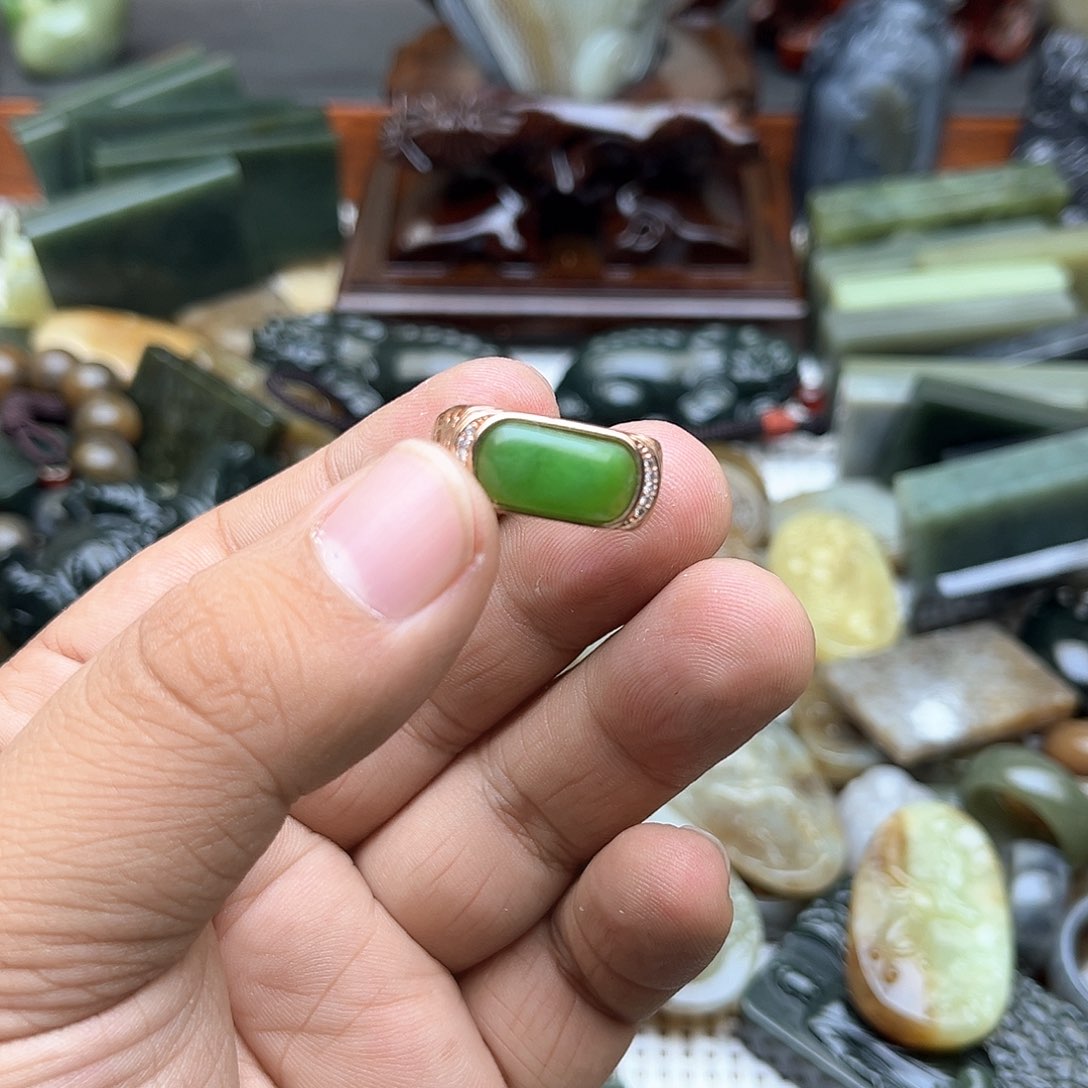 和田玉挂件未镶嵌