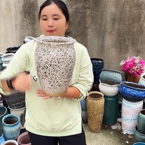 口20高29瑕疵一个盆子。