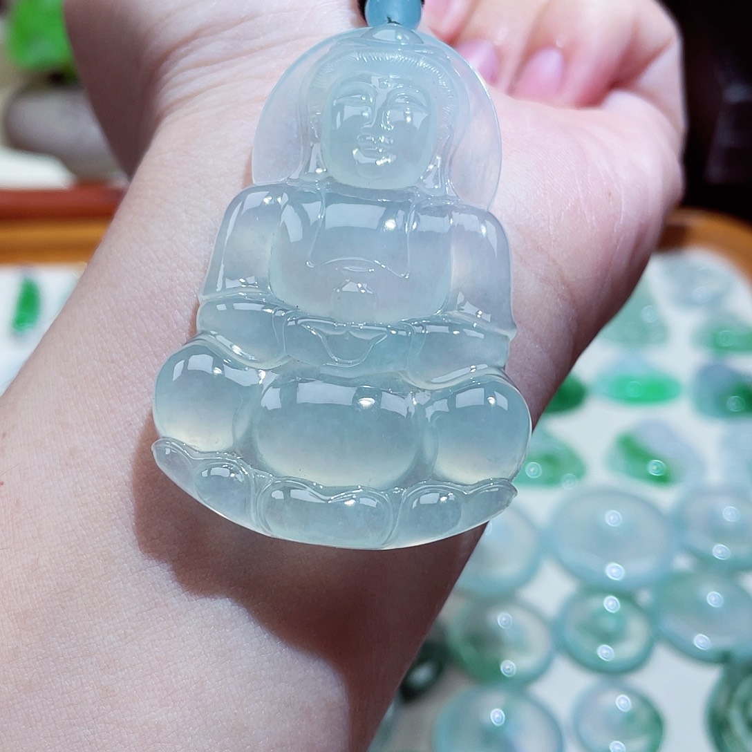 翡翠颈饰未镶嵌观音