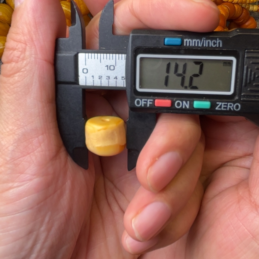 蜜蜡未镶嵌吊坠(不含链)