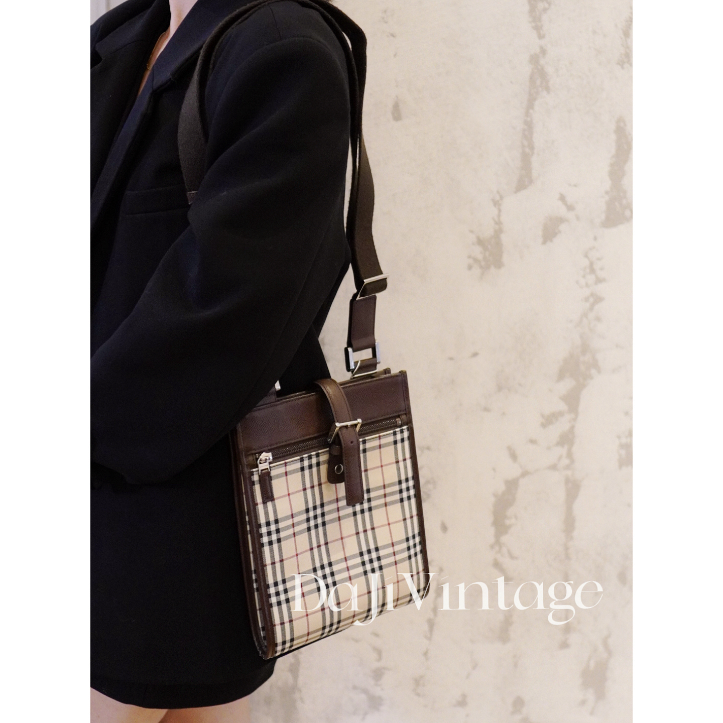 95新 BURBERRY/博柏利 大吉中古/Burberry博柏利格纹竖版斜挎包