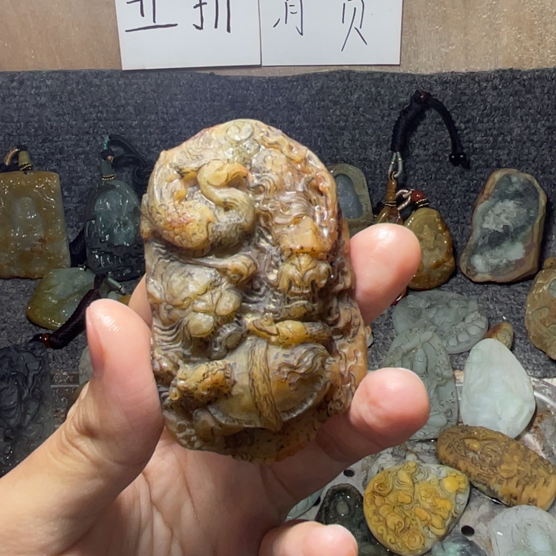 野***丶定制翡翠未镶嵌定制翡翠雕刻