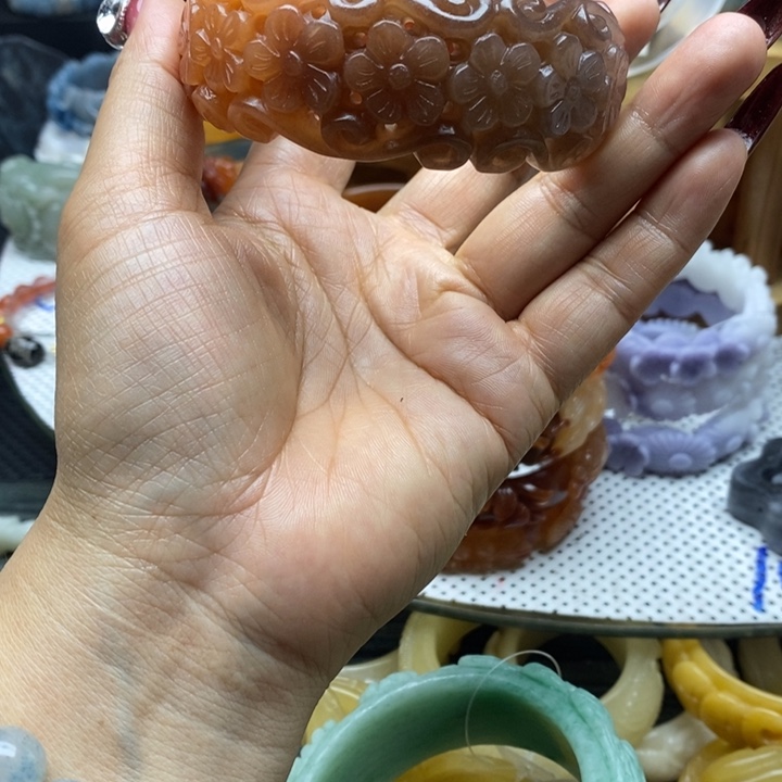 石英质玉手镯未镶嵌