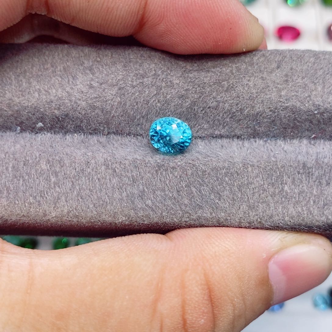 锆石裸石未镶嵌风信子2.76克拉