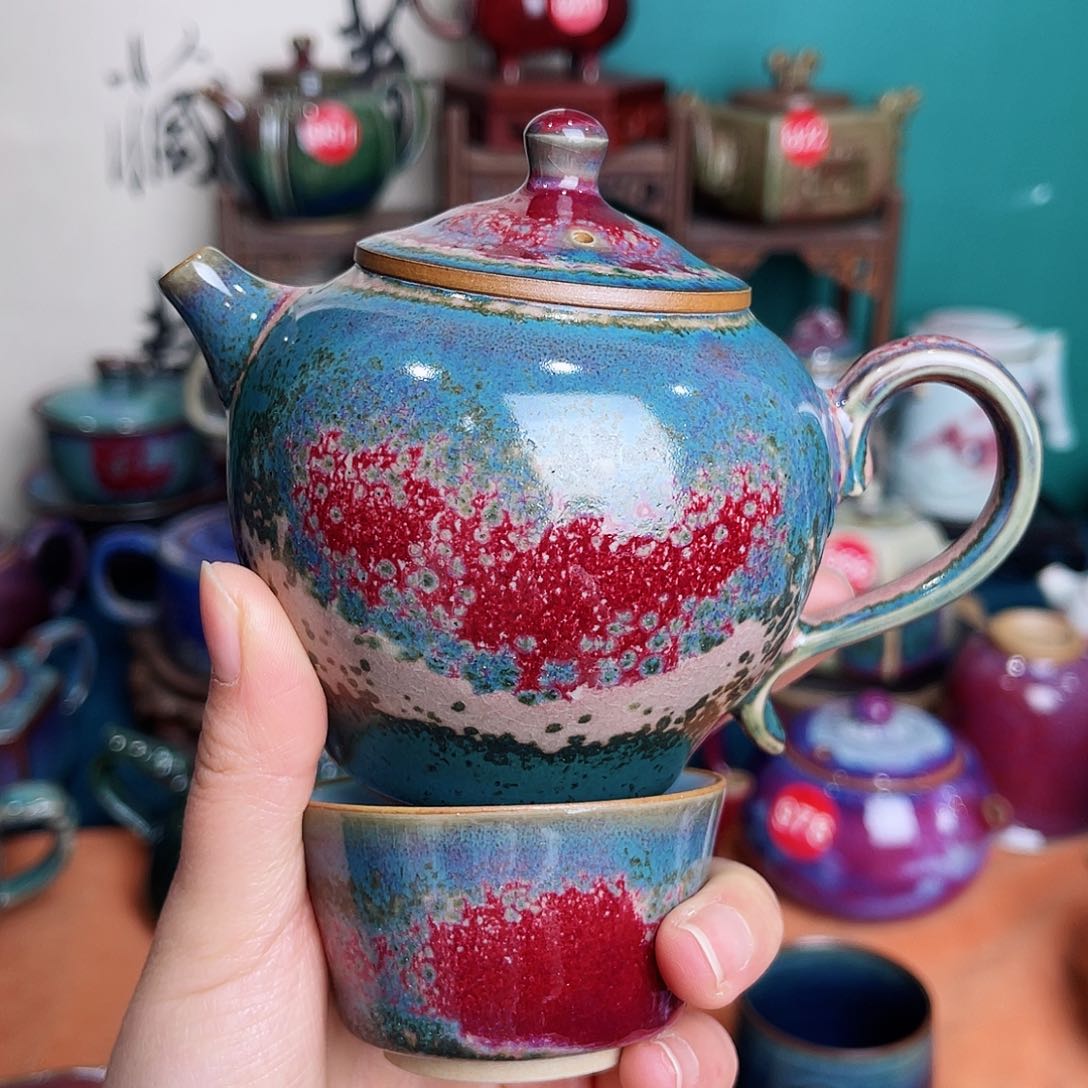 壶人**话钧瓷艺术作品壶