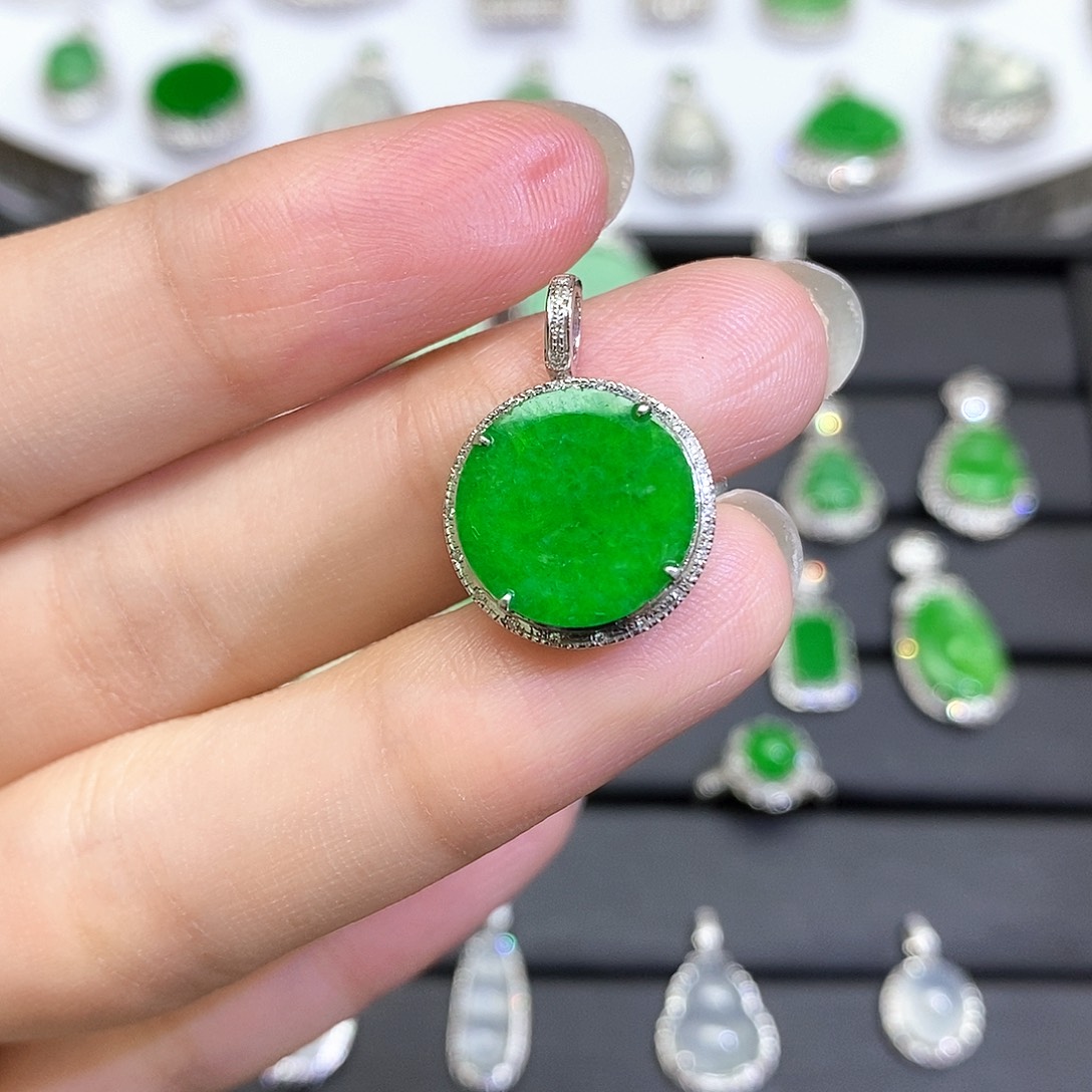 翡翠18K金镶嵌吊坠(不含链)